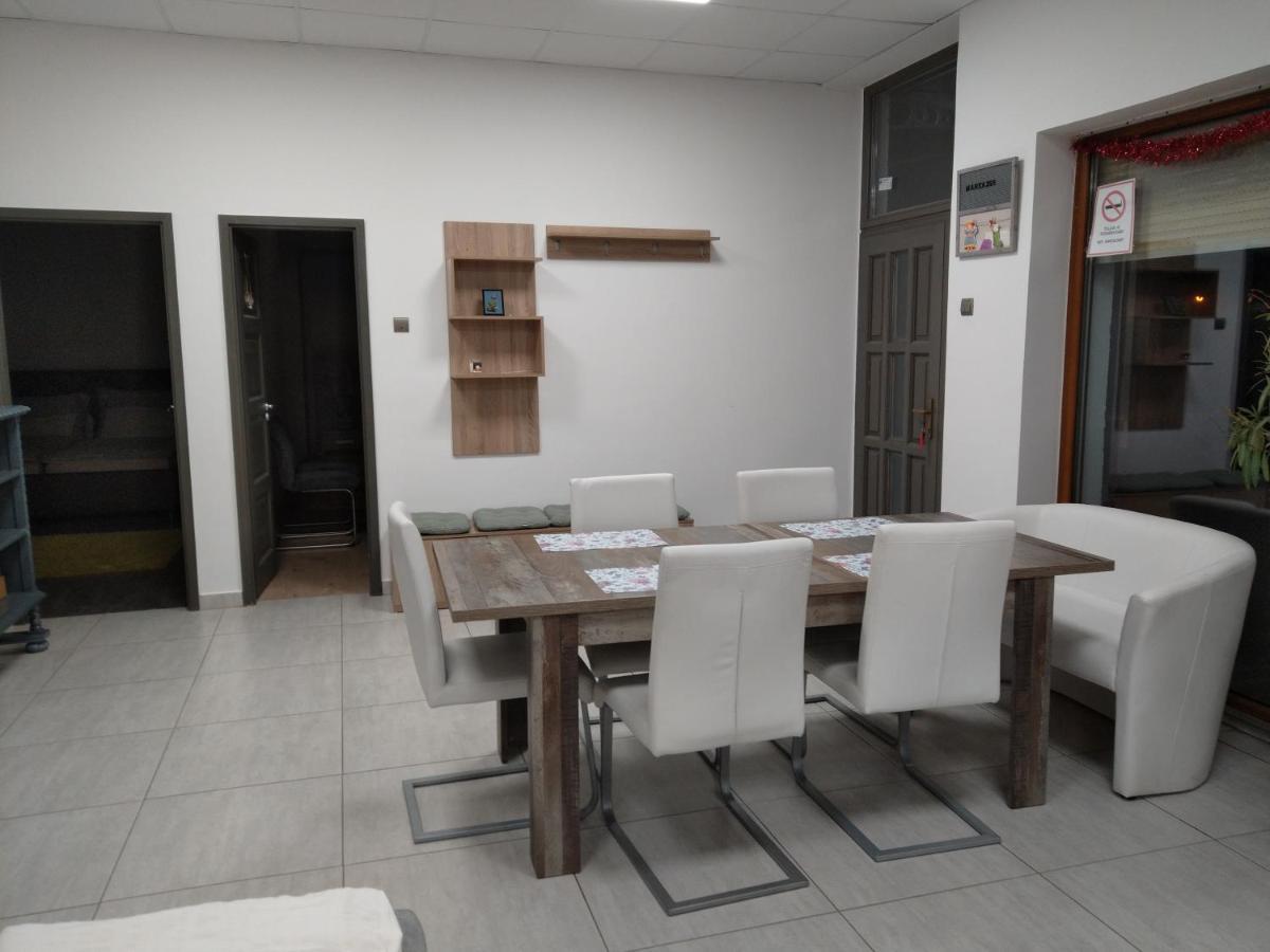 Silver Dream Apartmanhaz Debrecen Exterior photo
